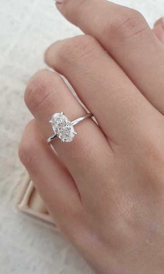 Bague Solitaire Moissanite Ovale - Lueur Intemporel en Argent 925