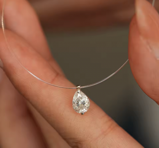 Collier Éclat Suspendu – Moissanite sur fil invisible