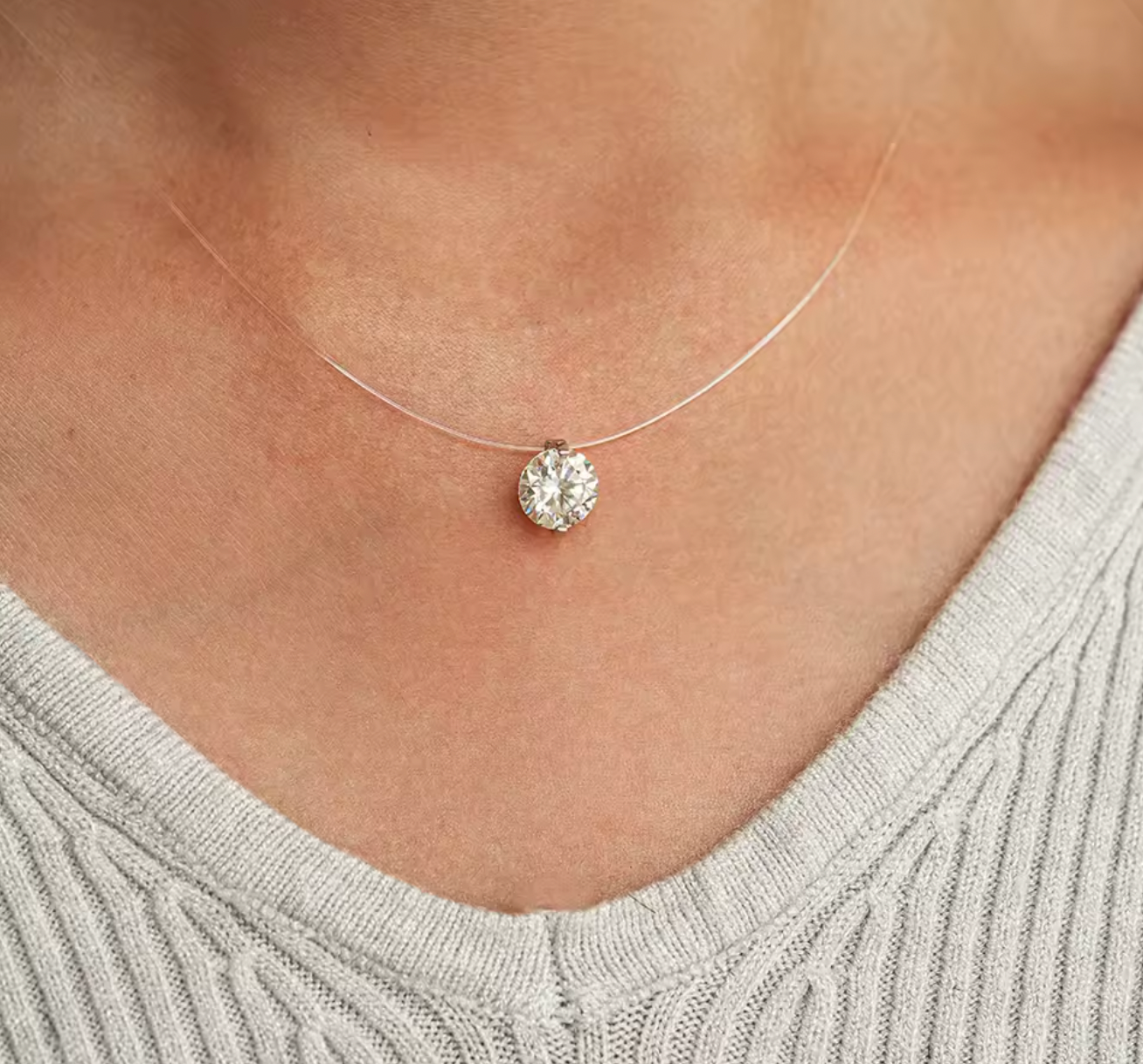 Collier Éclat Suspendu – Moissanite sur fil invisible