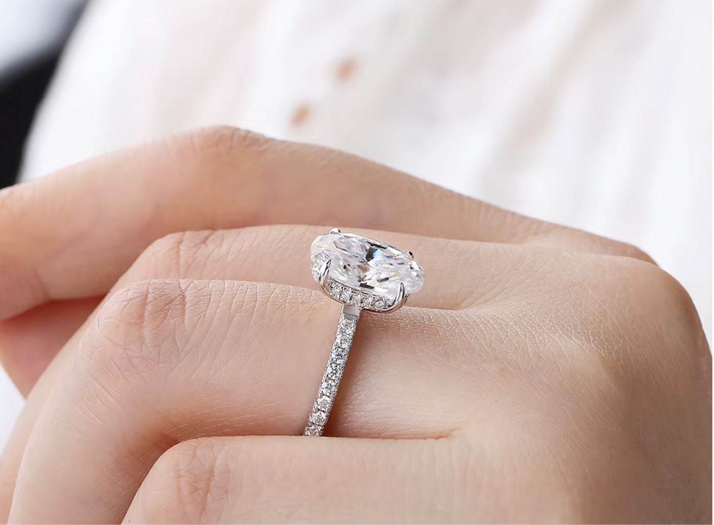 Bague de fiançailles Éclats d'Aurore - Moissanite coupe Ovale