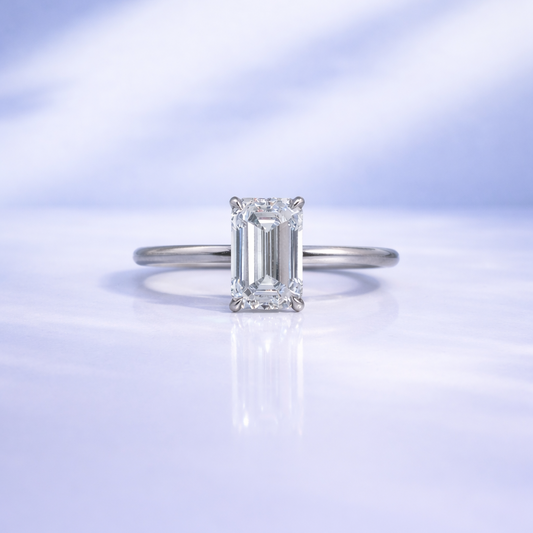 Bague de fiançaille Éclat d’Émeraude- Moissanite coupe Emeraude